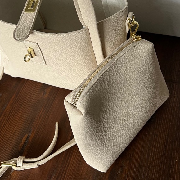 Womens Handbag. - Picture 7 of 10